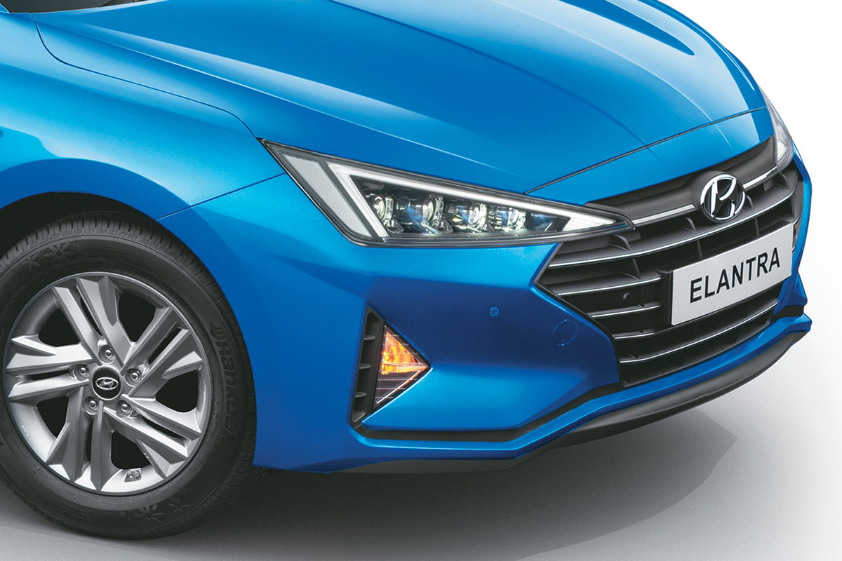 Hyundai Reveals the First look of The New 2019 ELANTRA