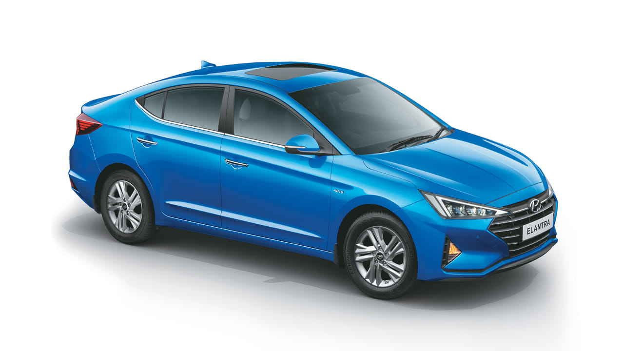 Hyundai Reveals the First look of The New 2019 ELANTRA