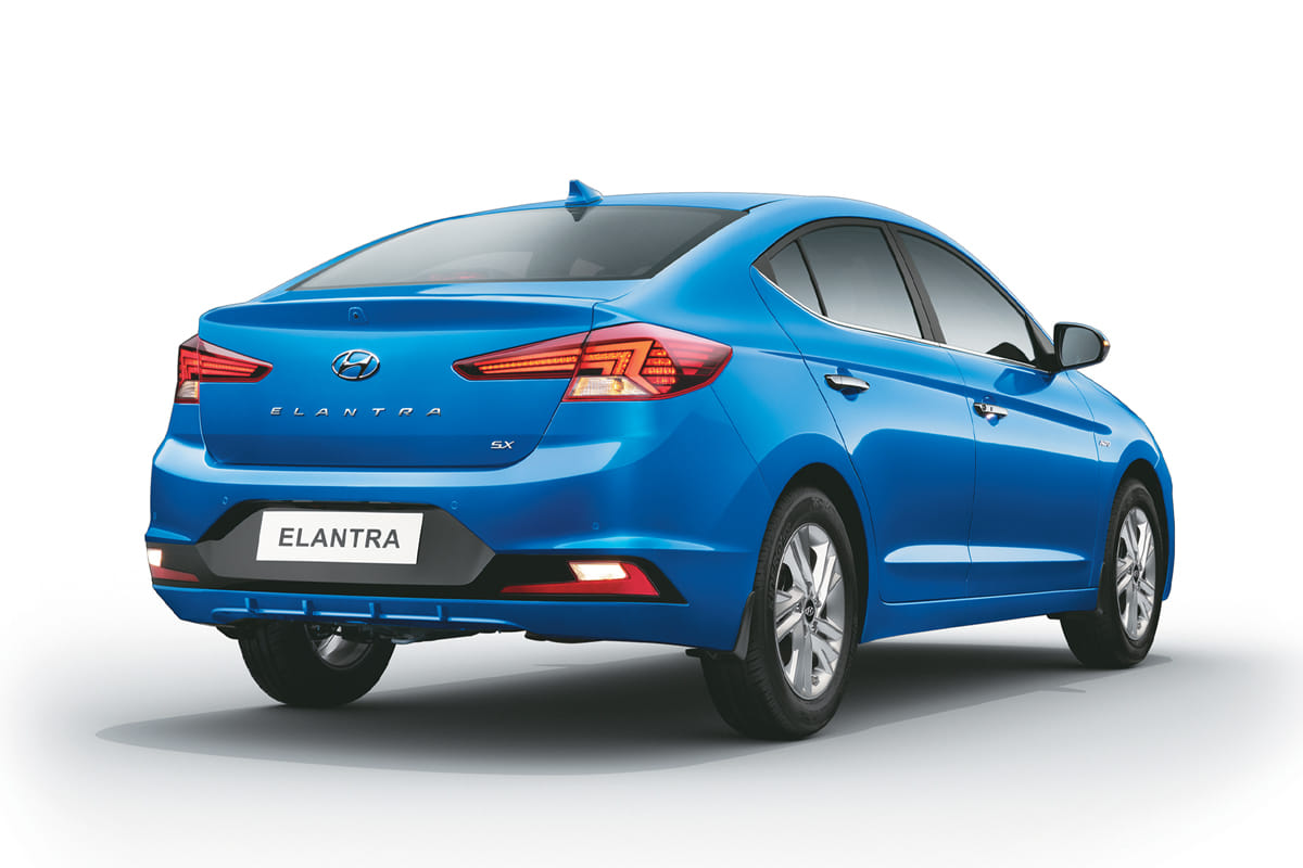 Hyundai Reveals the First look of The New 2019 ELANTRA