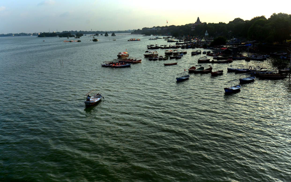 Prayagraj: Ganga-Yamuna came one meter below the danger mark