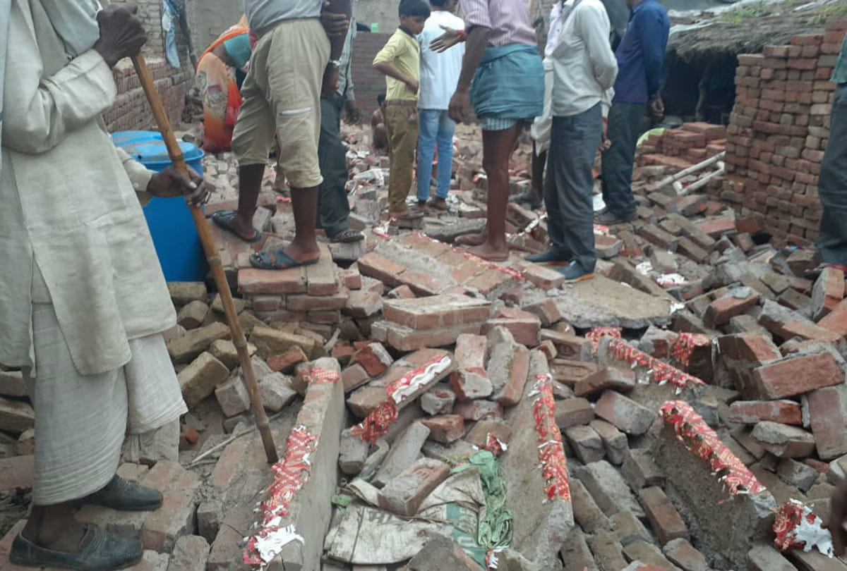 One and half year old child dies due to wall collapse in delhi