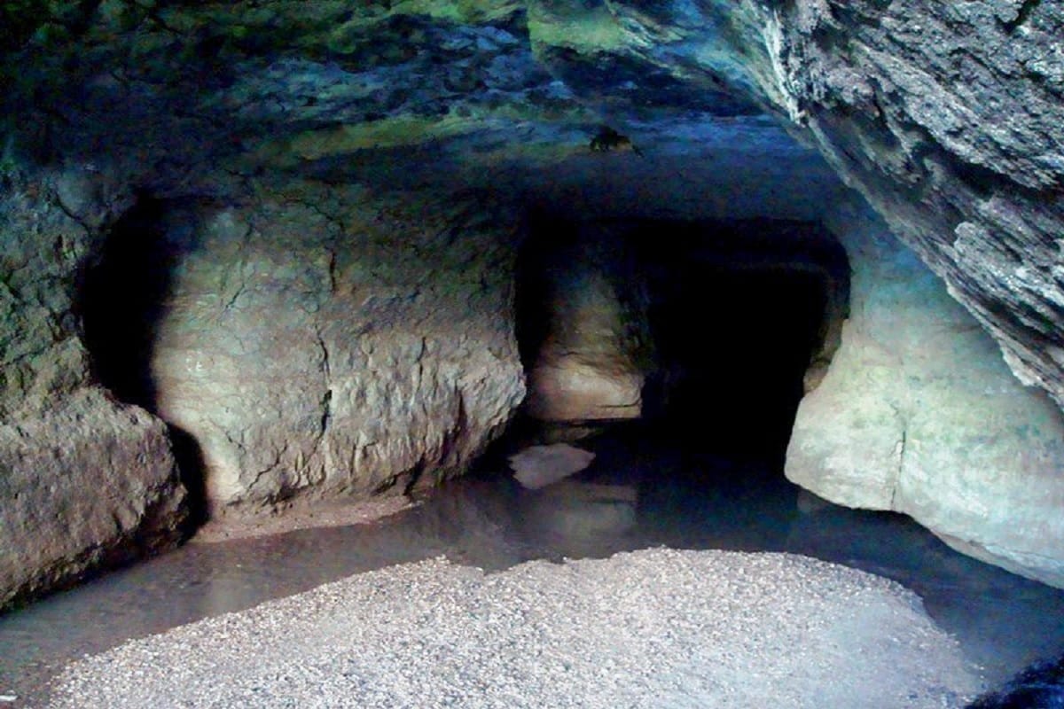 explore adventure majestic cave siju situated in meghalaya