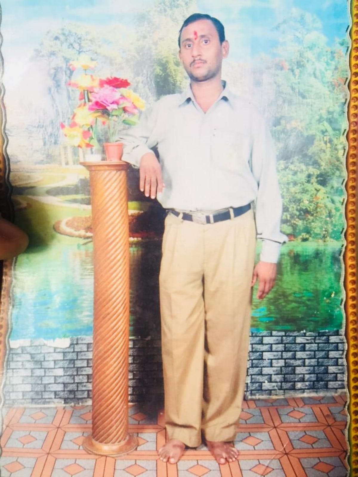 Auto driver dies in shock after challan of 18 thousand rupees in jaunpur
