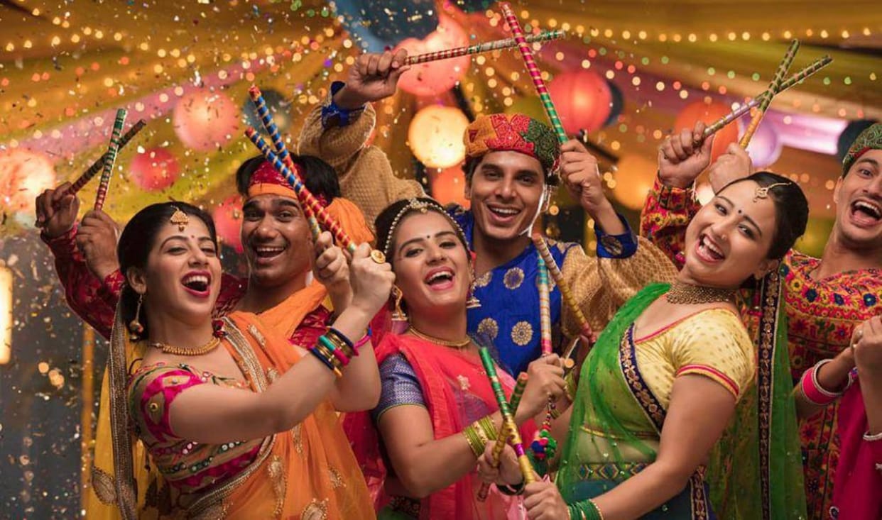 Shardiya Navratri 2023 makeup tips for dandiya night