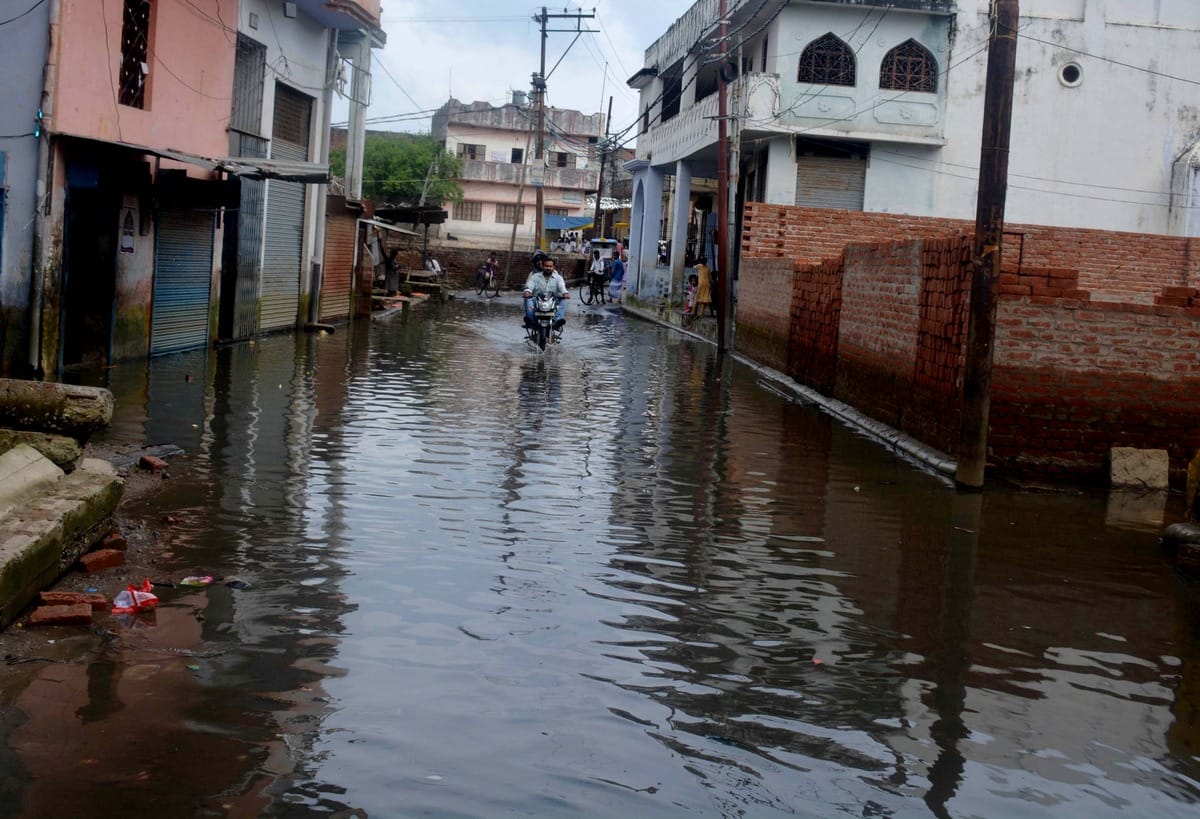 Ganga water level decreasing stop flood situation in purvanchal district varanasi