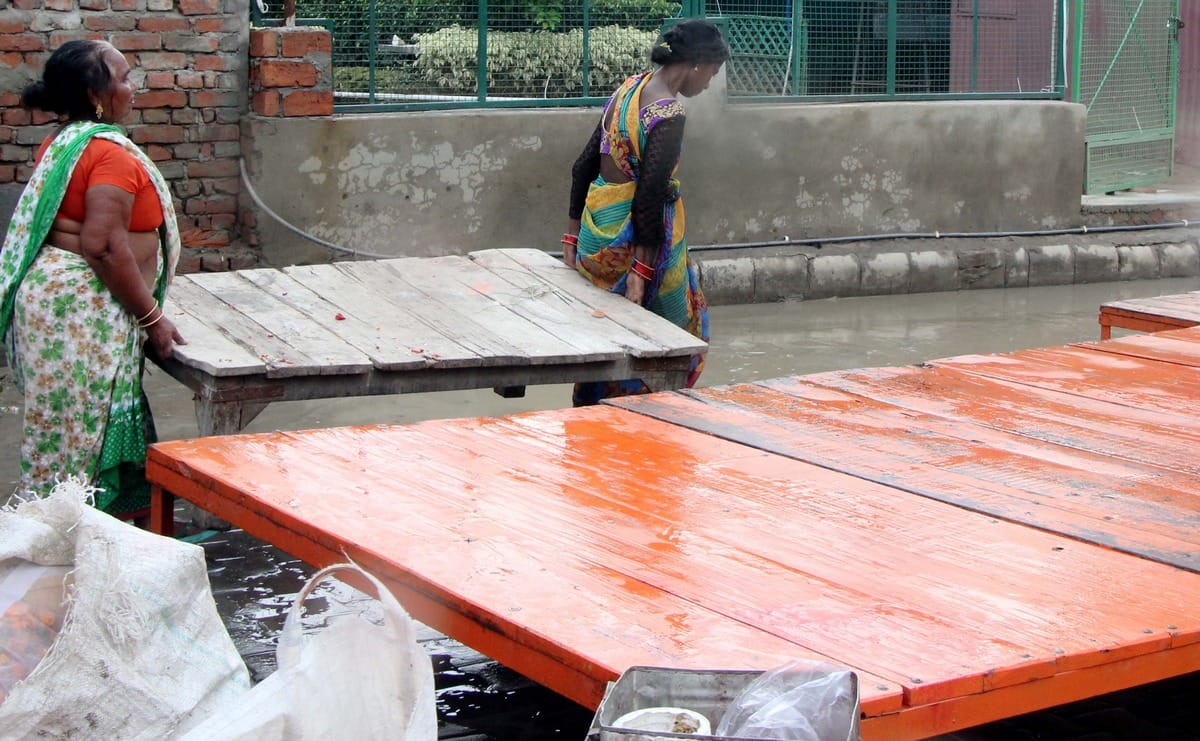 Ganga water level decreasing stop flood situation in purvanchal district varanasi