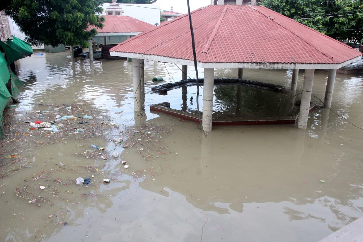 Ganga water level decreasing stop flood situation in purvanchal district varanasi