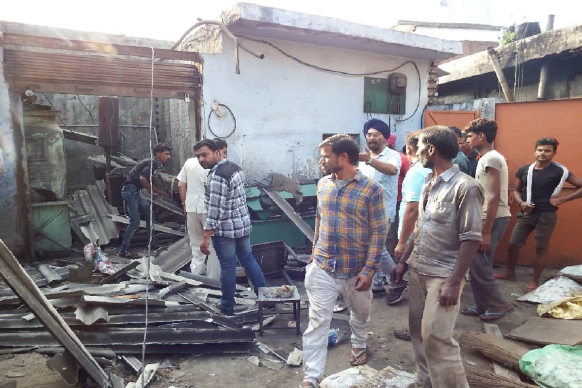 Two worker death after fire has in a factory at Meerut city