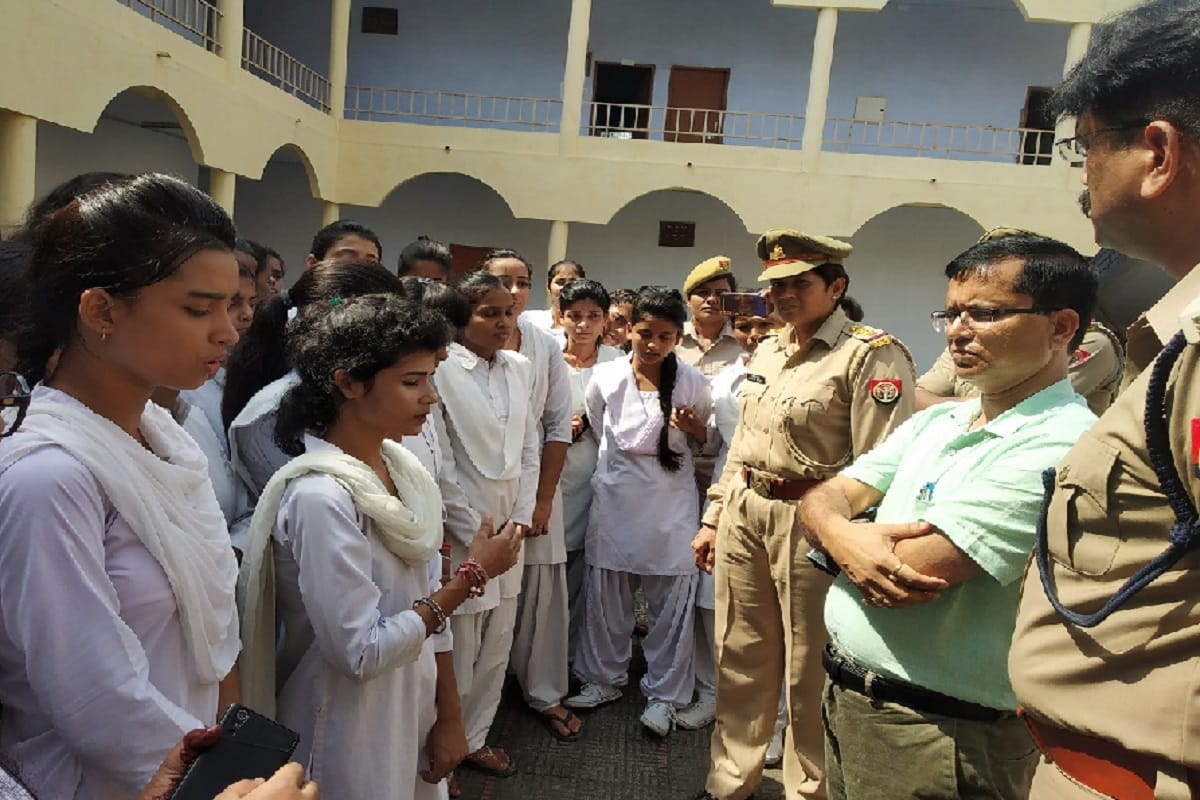 Action will be taken against Principal of Polytechnic in case of students cleaning toilets in mess