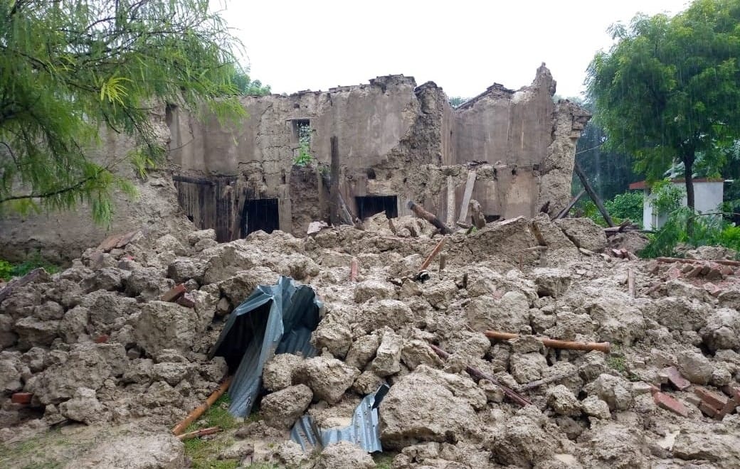 House collapsed due to rain, child dies after being buried, six injured