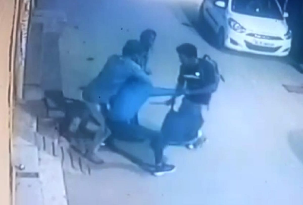 Five people including four women ooted in two and a quarter hours in capital