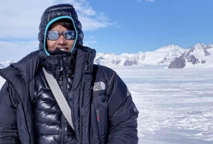 Anita kundu hoisted the indian flag on Mount Manaslu peak