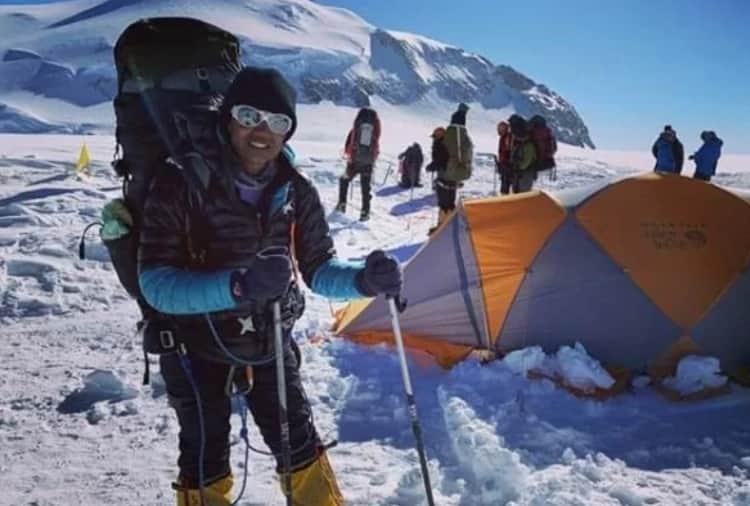 Anita kundu hoisted the indian flag on Mount Manaslu peak