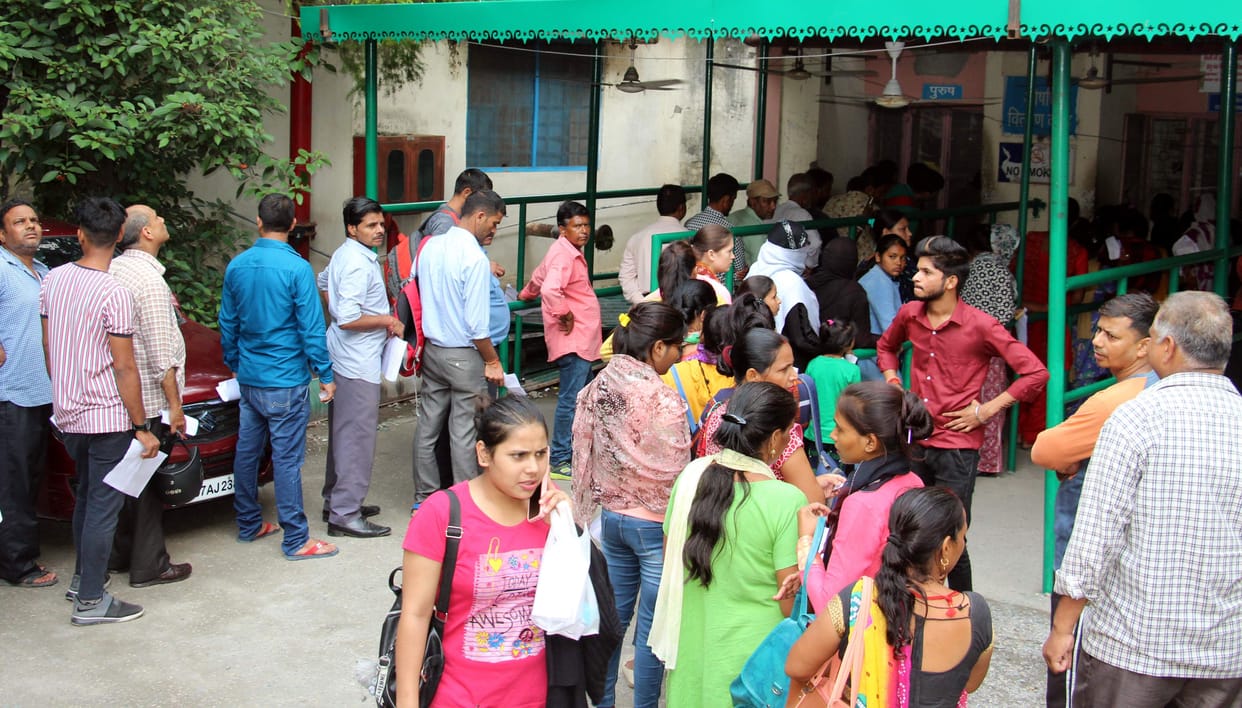Treatment in government hospitals expensive, crowd increased in Doon Hospital