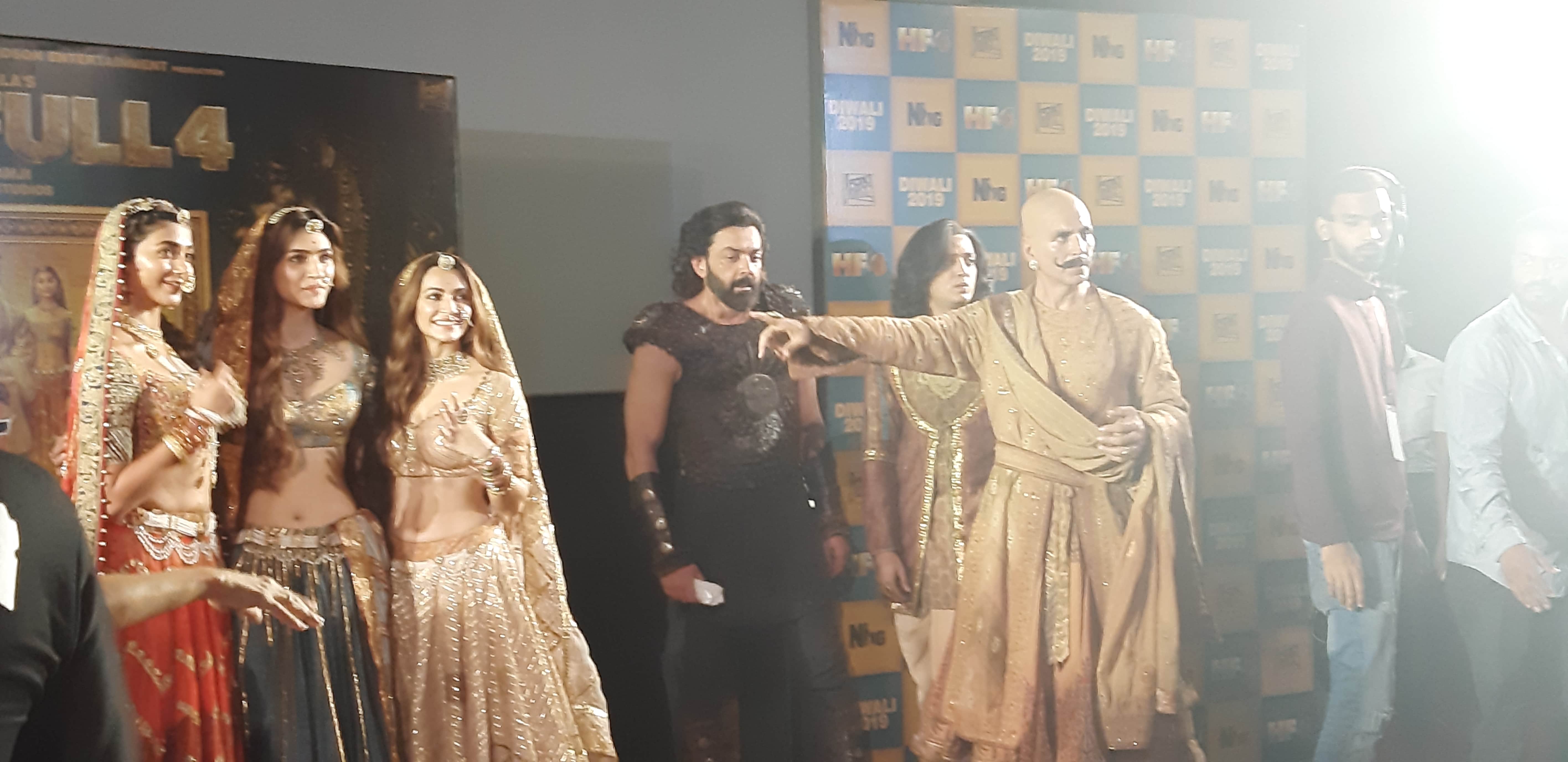 memes viral after trailer release Akshay Kumar Kriti Bobby Deol Riteish Deshmukh film Housefull 4