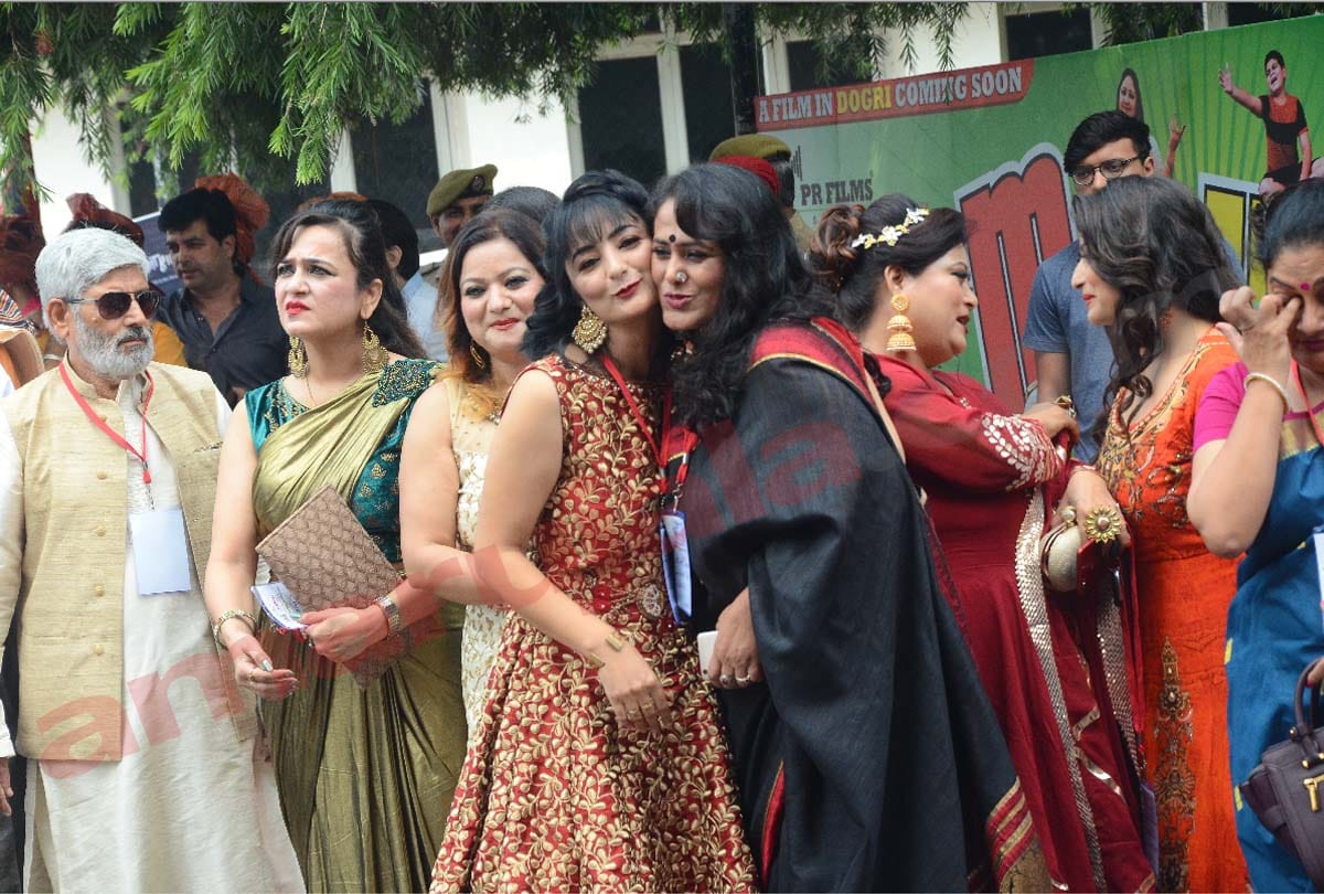 International Film Festival Jammu and Kashmir, Senior artists ignored on red carpet
