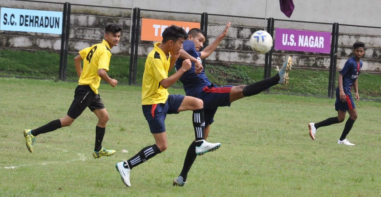 Pauri, Champawat win in football,  two matches draw