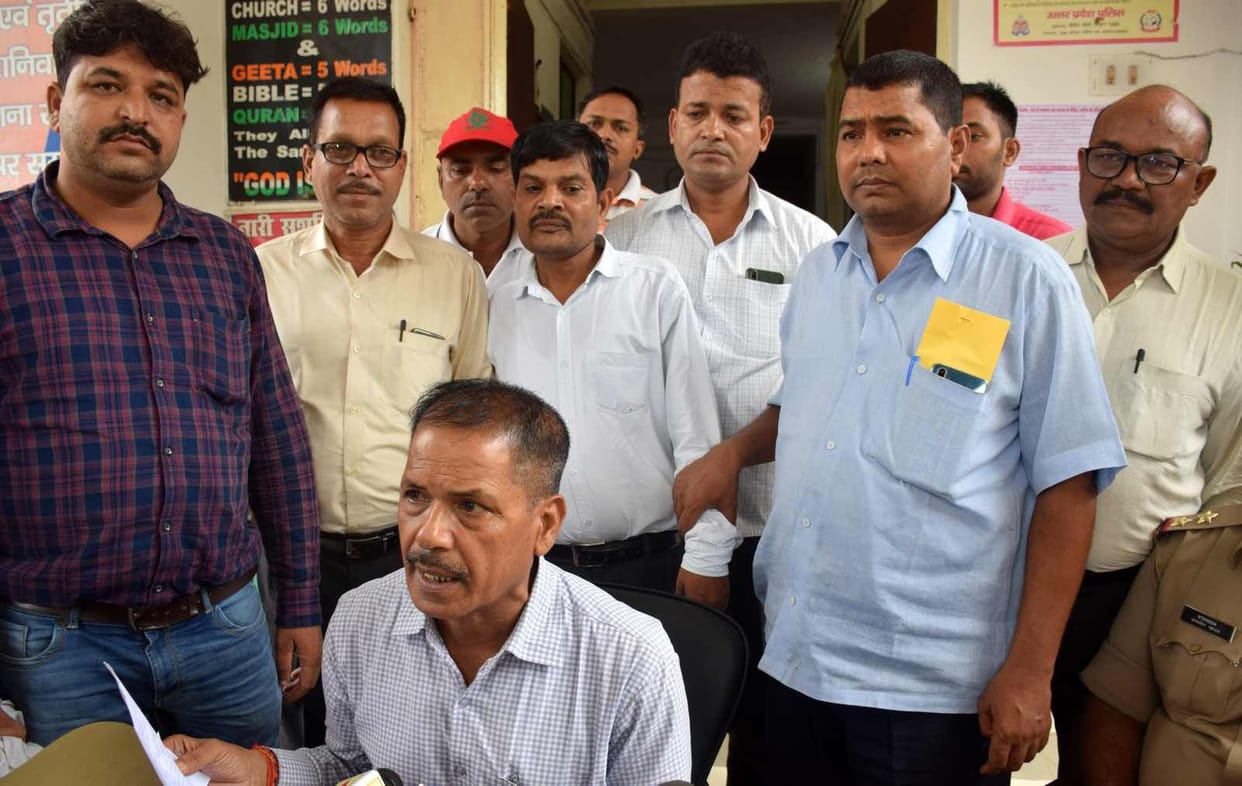 Clerk arrested taking bribe in sugarcane dept