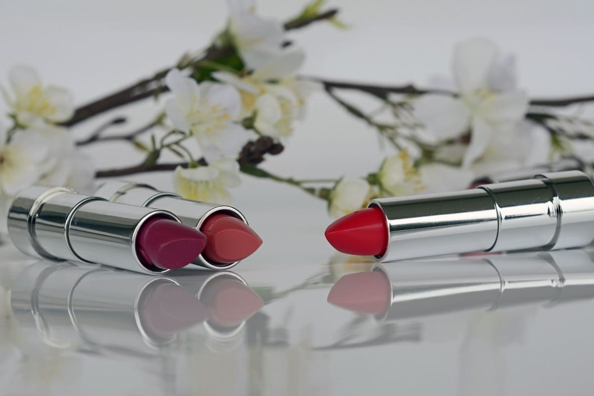 tips to make simple lipstick like matte