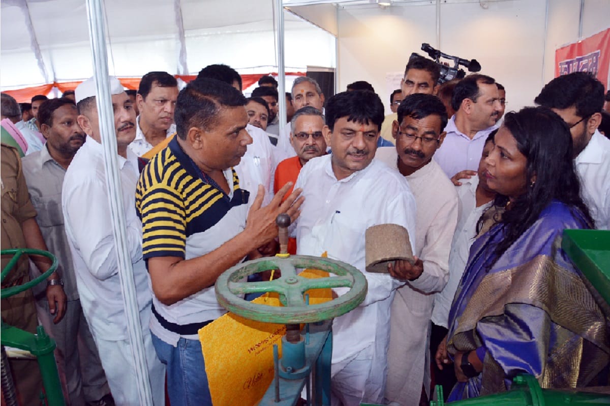 Minister Kapildev Agarwal said that Asia's jaggery market is clouded by crisis