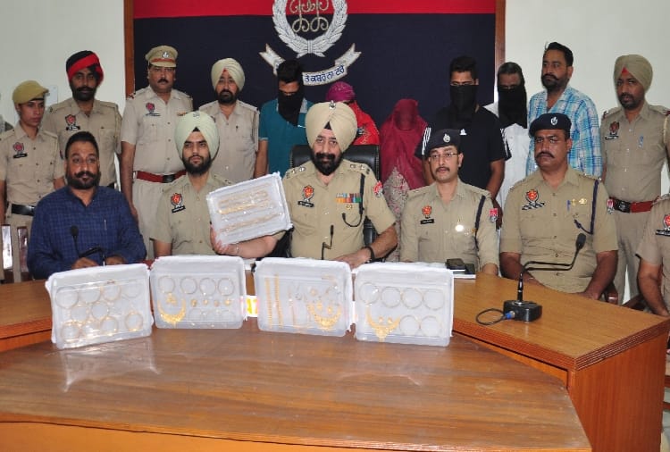 Five Arrested in fraud of 1.22 crore from a bank