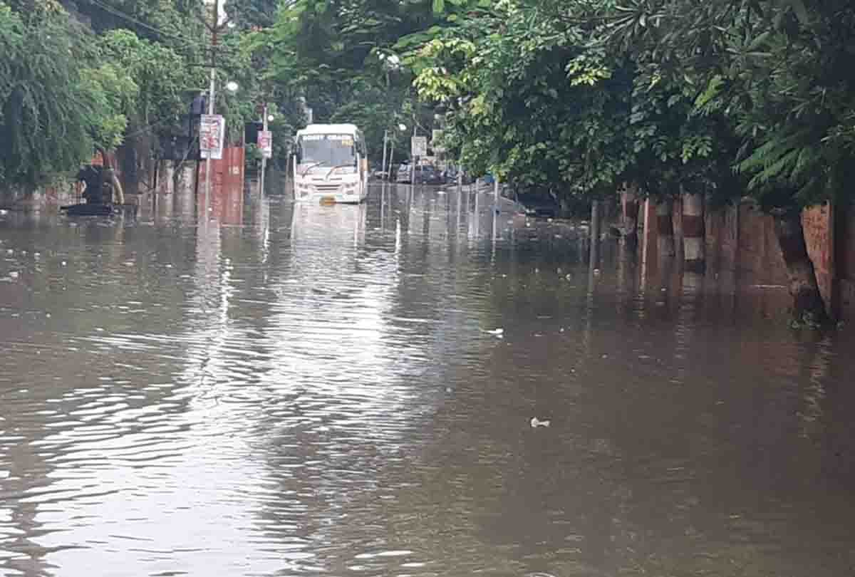 warning of very heavy rainfall in uttar pradesh