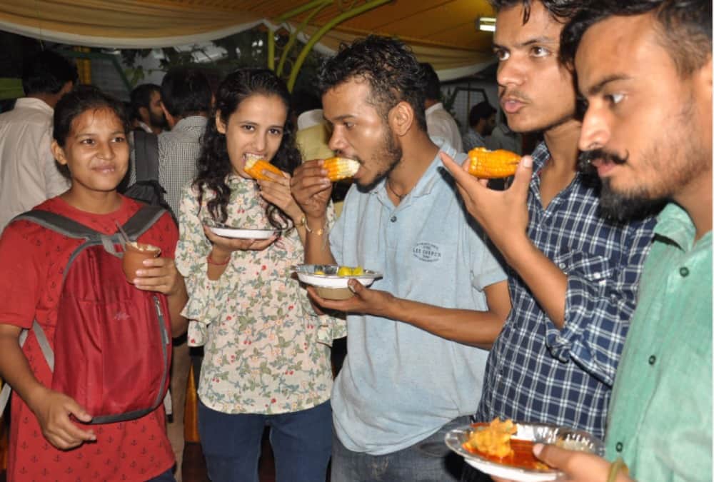 Congress Workers heavy Crowd in Harish rawat kheera kakdi party in dehradun