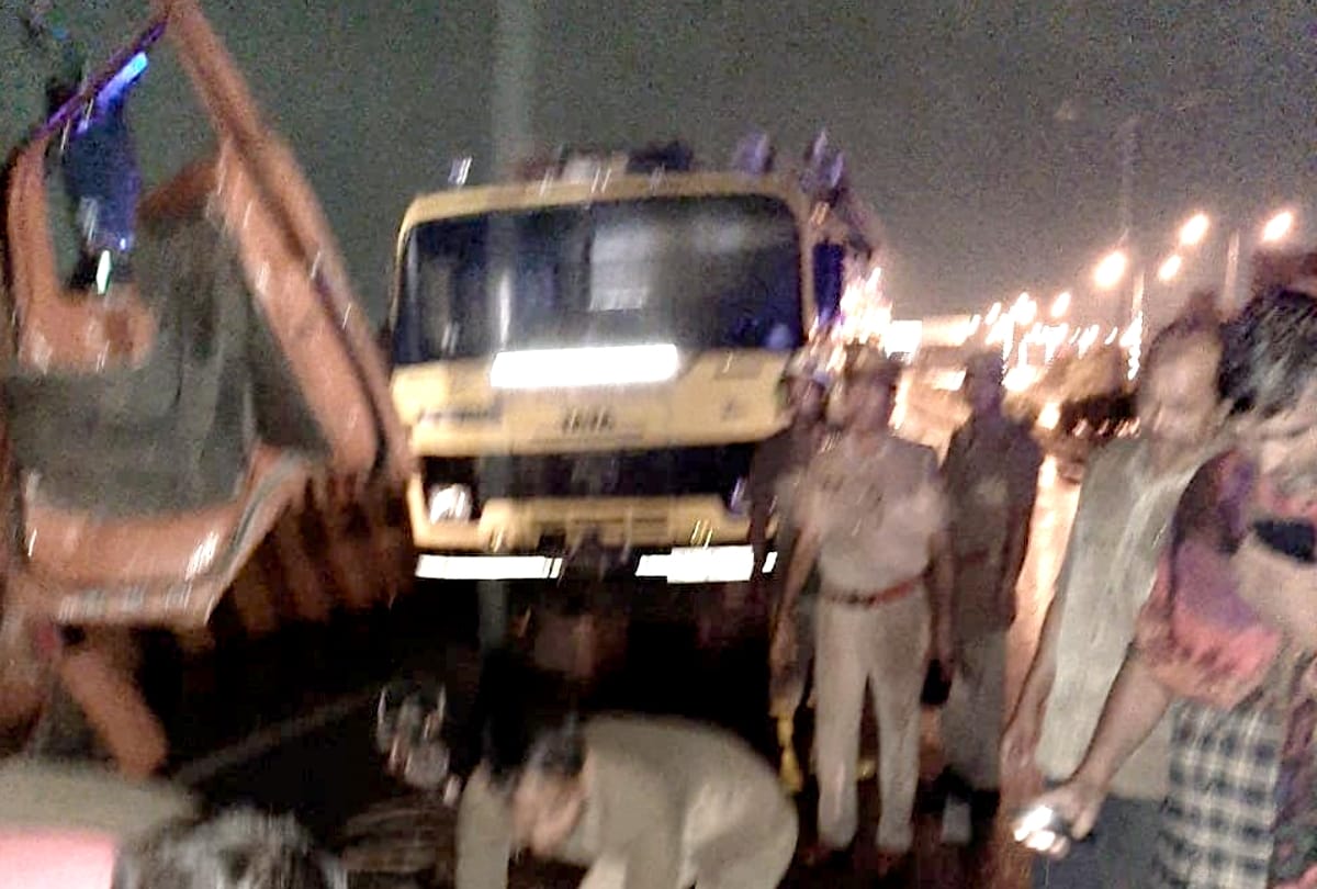 Lucknow News, DCM collide with truck in lucknow, one died and one injured