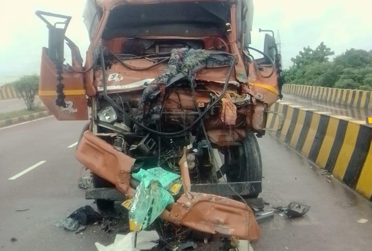 Lucknow News, DCM collide with truck in lucknow, one died and one injured