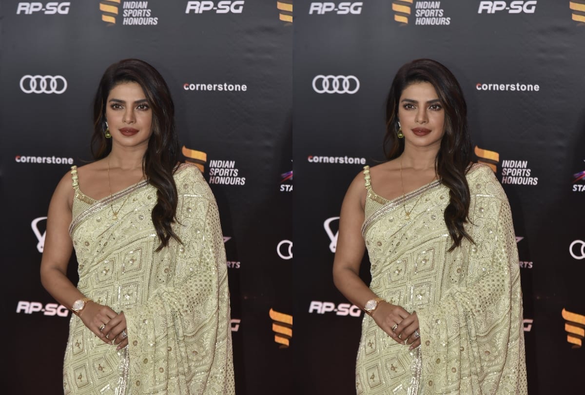 priyanka chopra seen in cream saree in indian sports honours