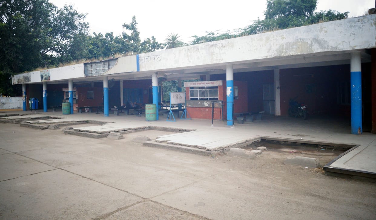 bus stand in worst situation