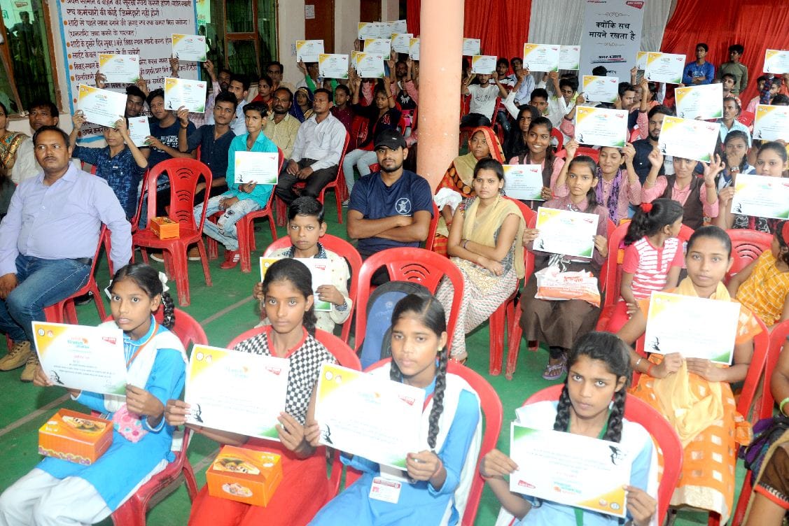 Exibition Of Painting Competition by Amar Ujala And Khadi Gramodyog Board in agra