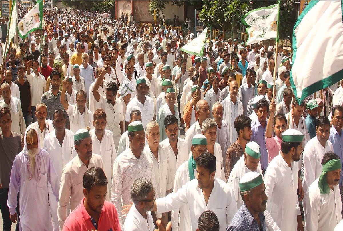 farmers protest in ghaziabad in wave city against forcefully land acquisition