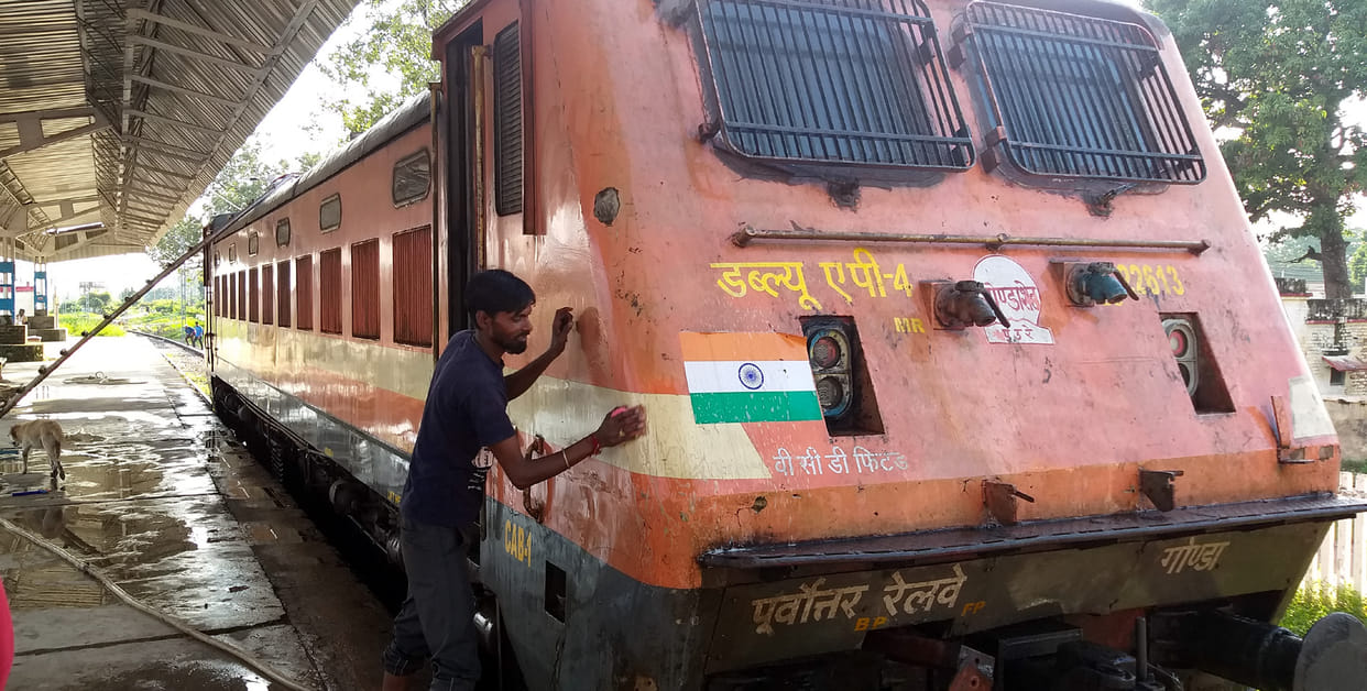railways, trians