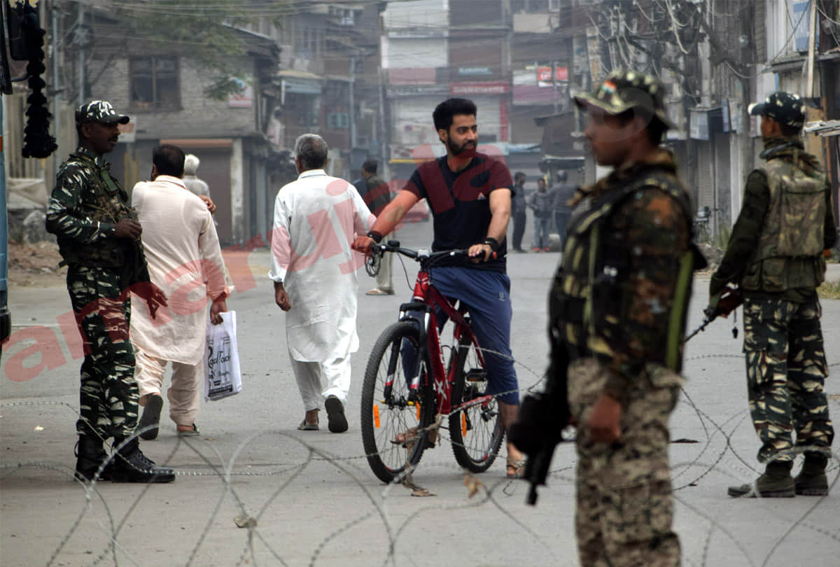 kashmir latest photo of restriction after article 370 revoked, latest visuals of jammu kashmir