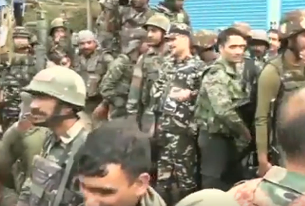 Indian troops celebrate after eliminating  three terrorists in Batote town of Ramban Jammu