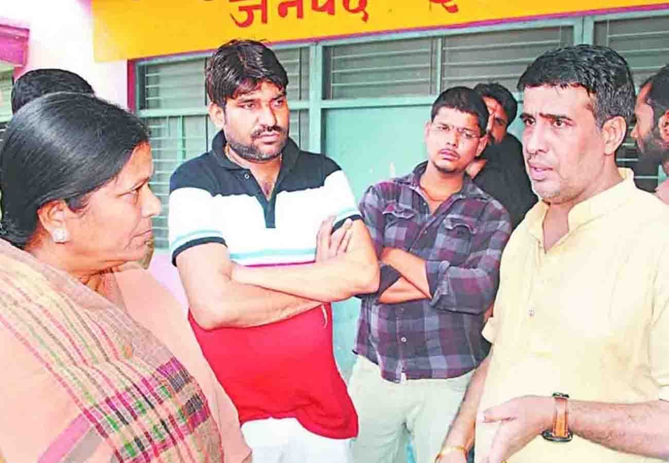 dr vandanas body was found in saifai medical college in etawah, father said my daughter was killed