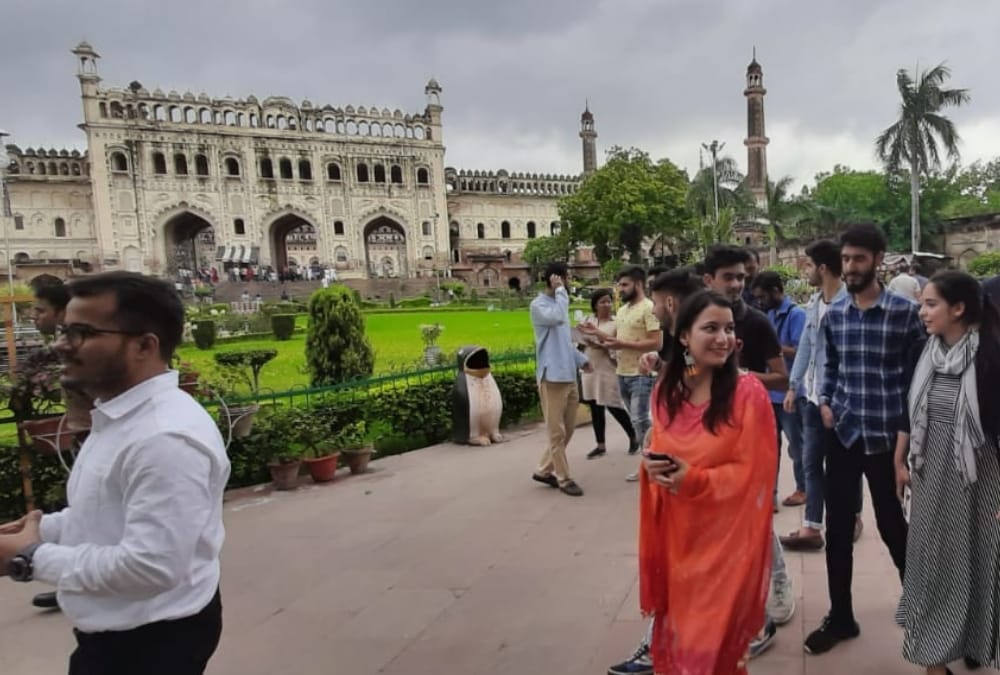 Kashmiri students visits tourists places in Lucknow.
