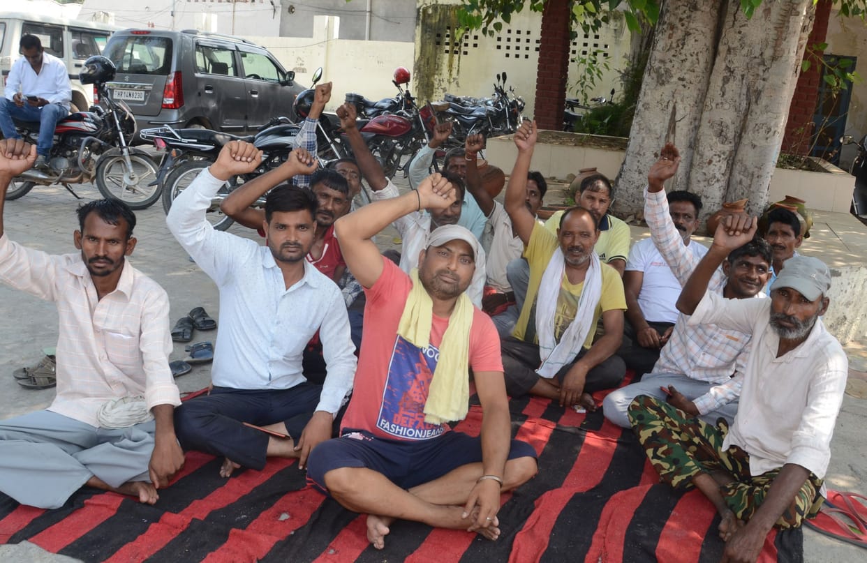 Sewer man and motor operators did not receive salary for three months, strike started