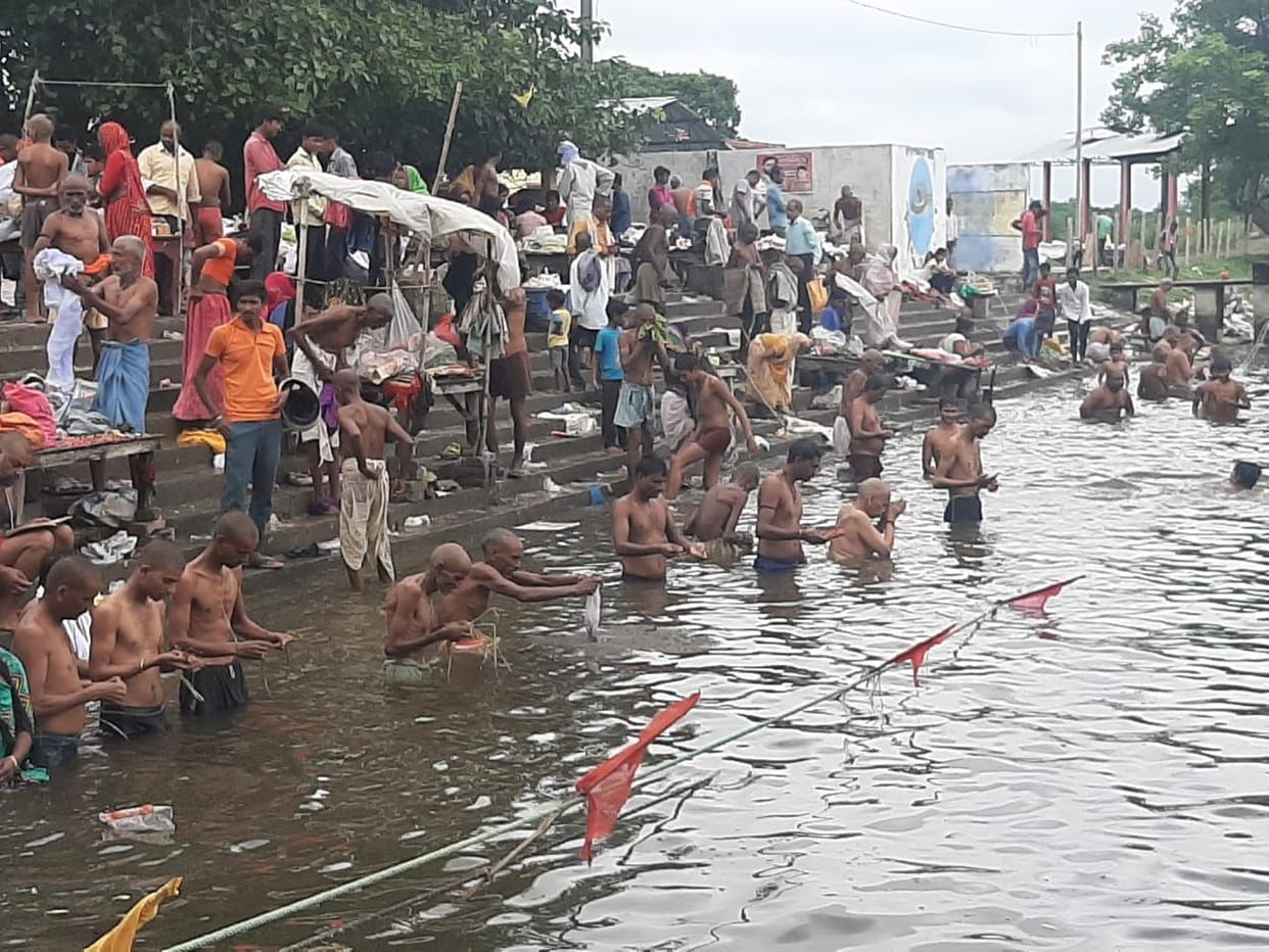 Devotees donated bath on Paternal Immersion