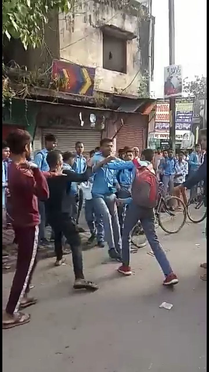 students anarchy on road