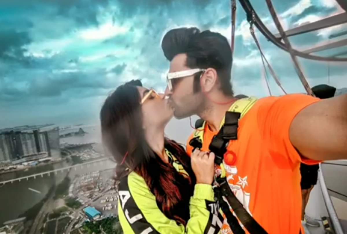 akanksha puri slam again to ex boyfriend paras chhabra