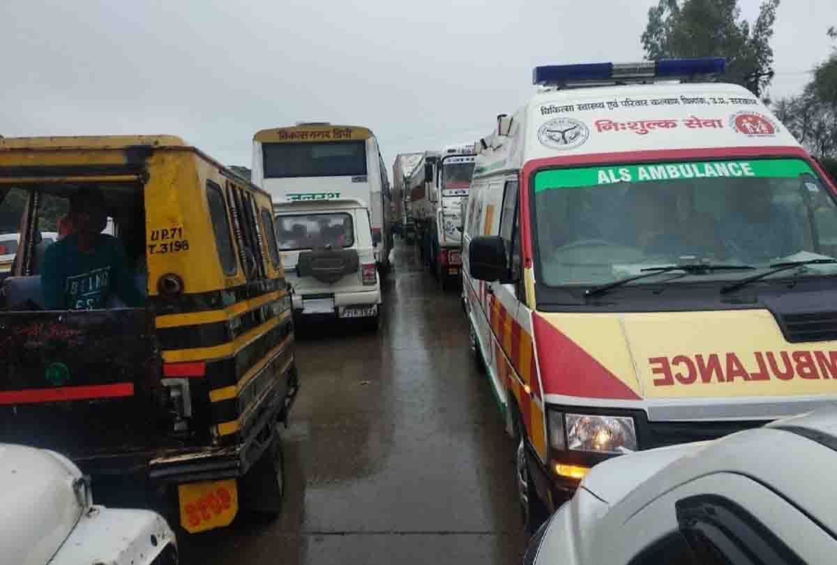 DCM vehicle accident on the Kanpur-Prayagraj highway