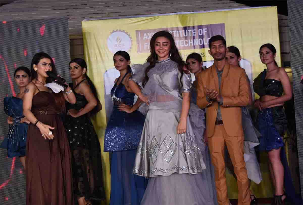 fashion show with bollywood night in kanpur