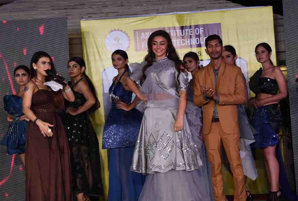 fashion show with bollywood night in kanpur