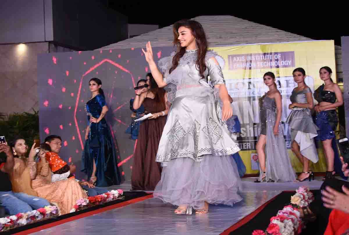 fashion show with bollywood night in kanpur
