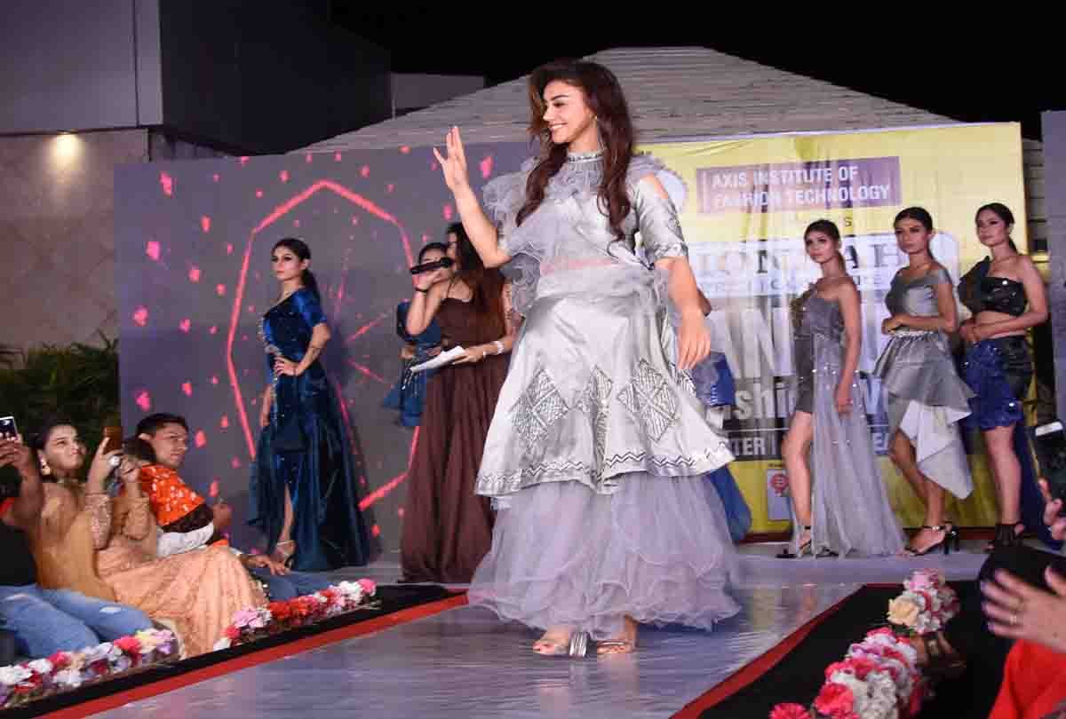 fashion show with bollywood night in kanpur