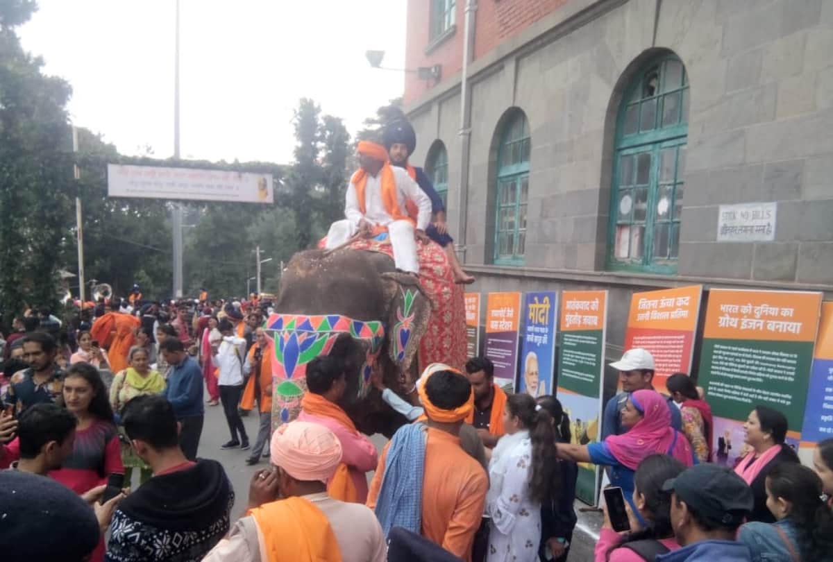 scenic view of nagar kirtan in shimla on occasion of 550th birth anniversary of guru nanak dev