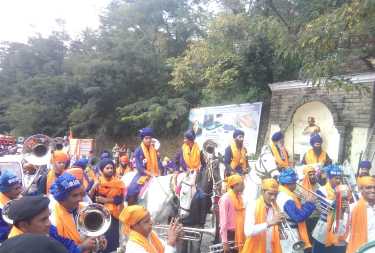 scenic view of nagar kirtan in shimla on occasion of 550th birth anniversary of guru nanak dev
