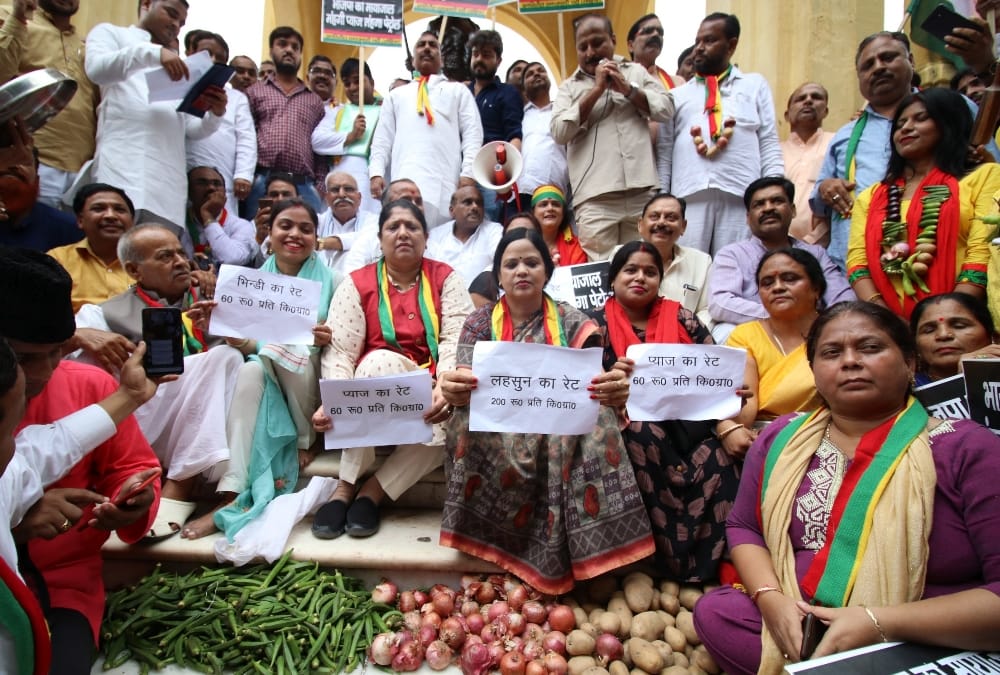 Pragatishil Samajwadi Party protest in Lucknow over price rise.